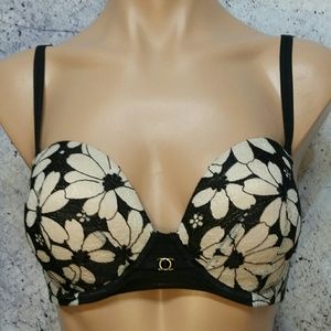 Nwt Victoria's Secret convertible pushup bra 32DD
